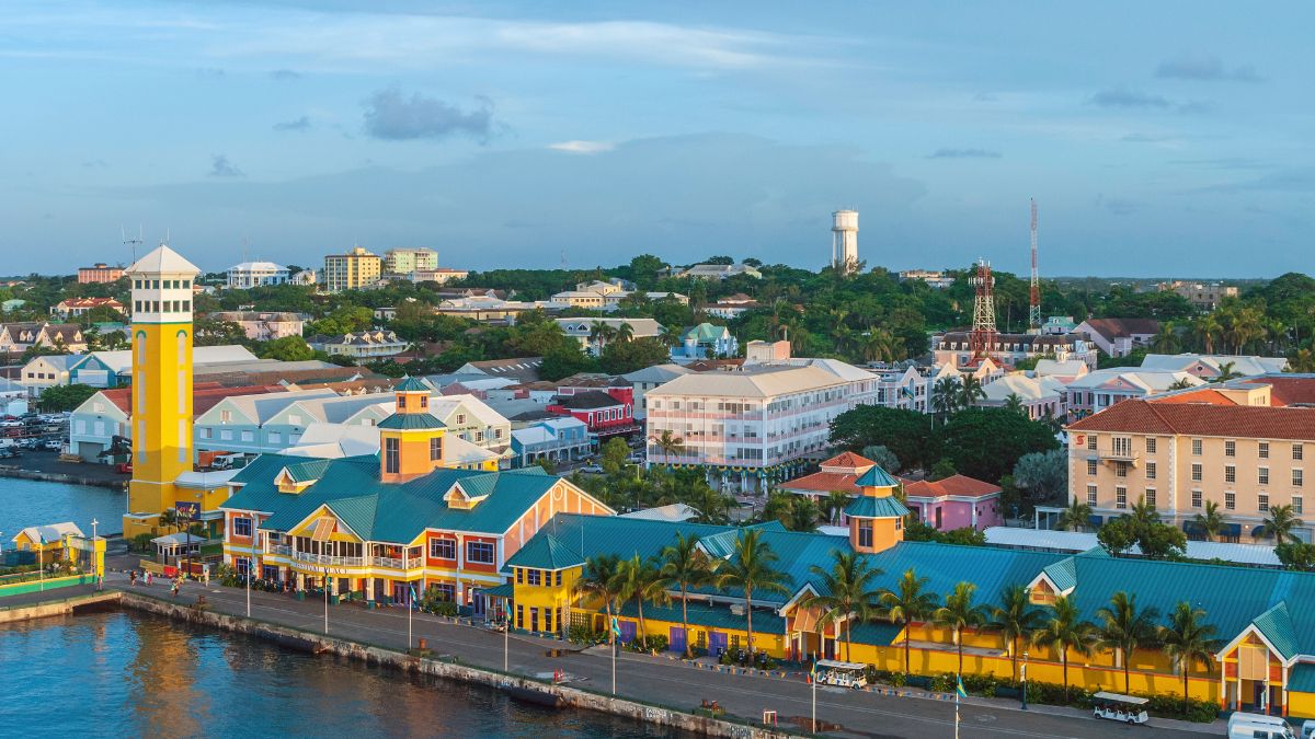 nassau bahamas flight