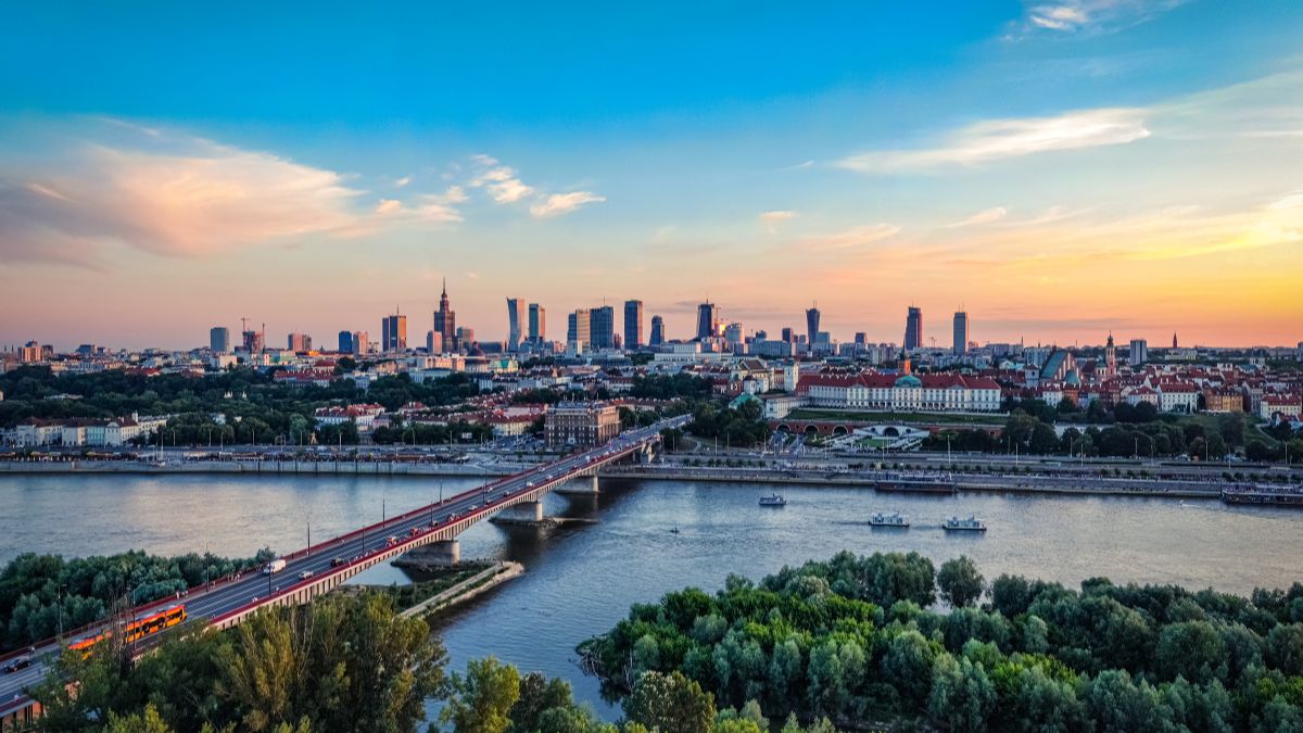 warsaw poland flight