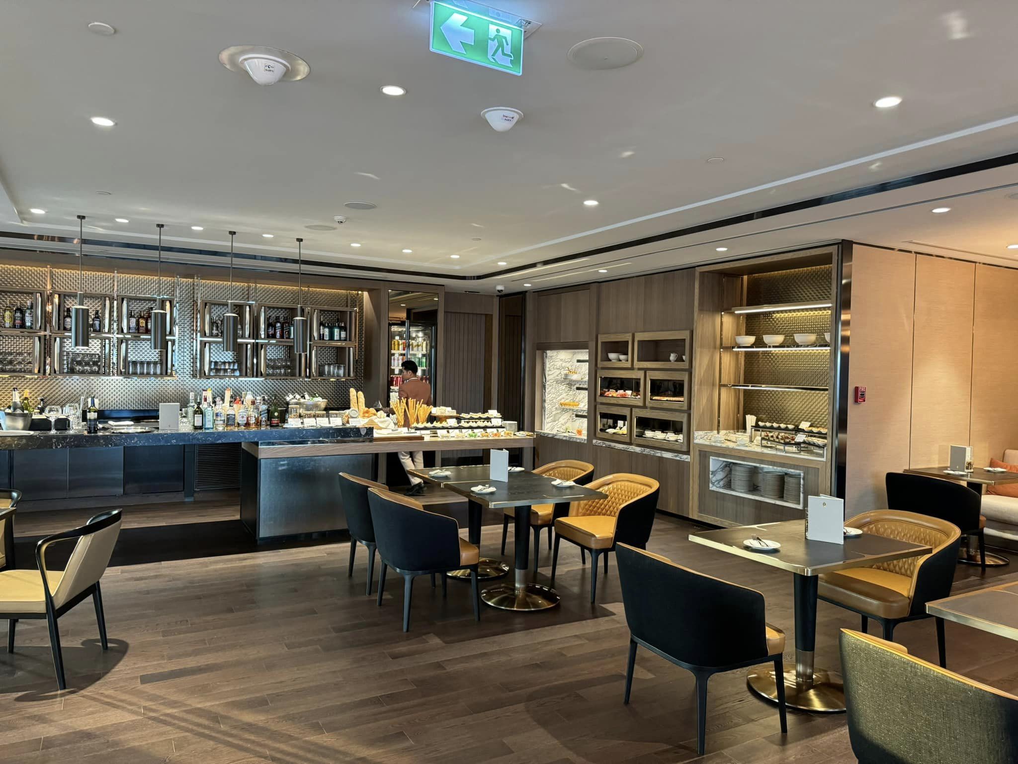 The Club Lounge Intercontinental Bangkok Review 01