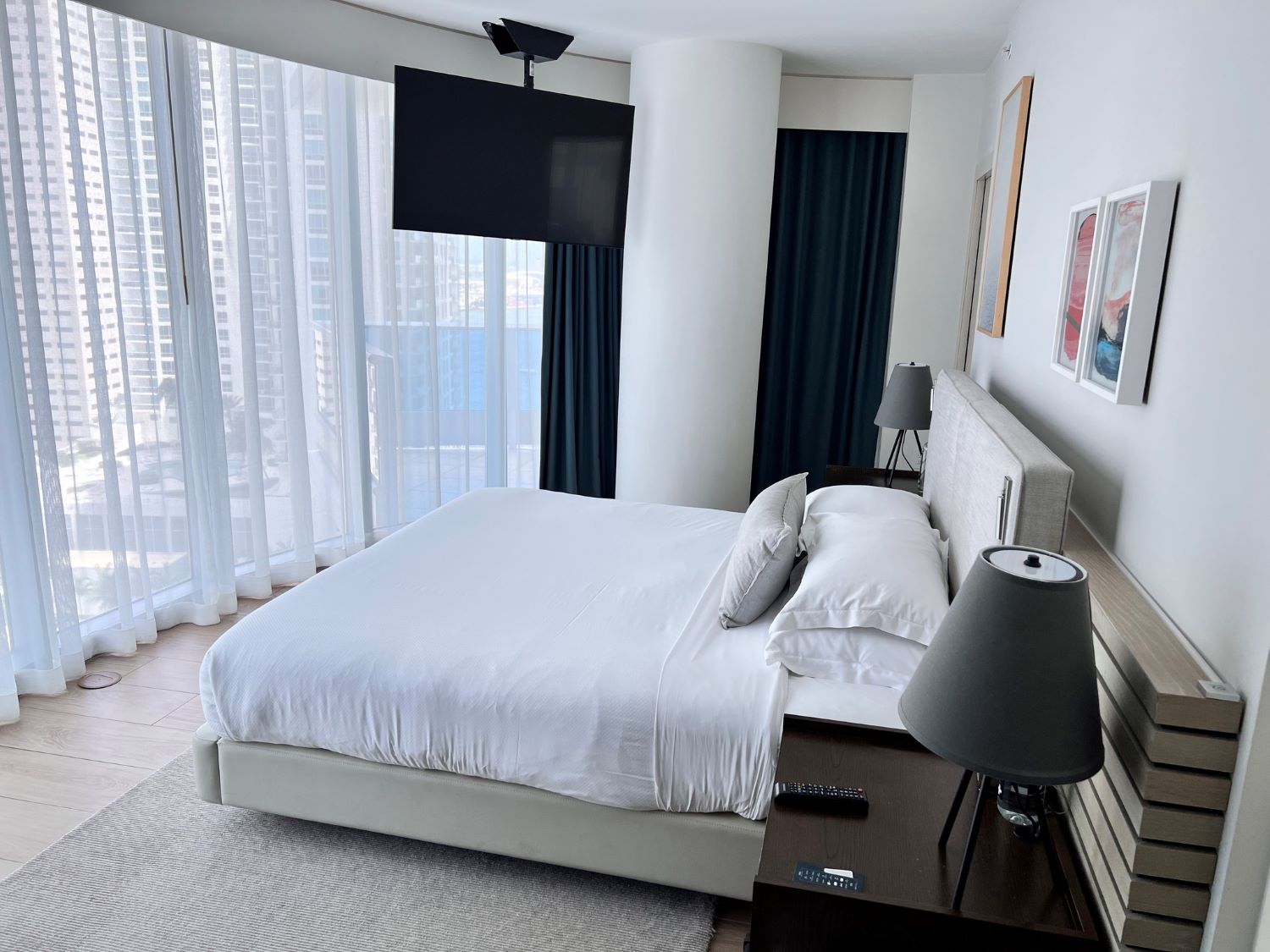 impressions of staying at Kimpton EPIC Hotel Miami