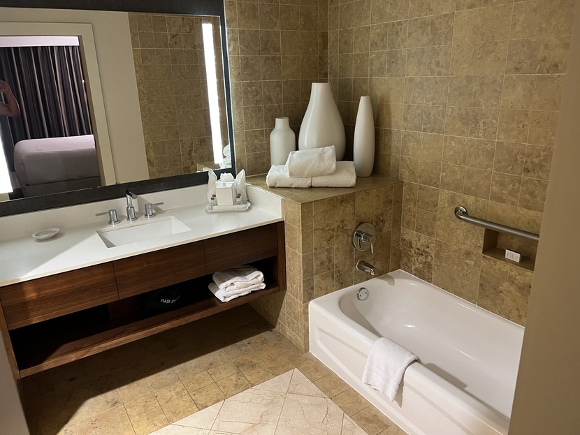 Premium Room - Bathroom- Intercontinental At Doral Miami