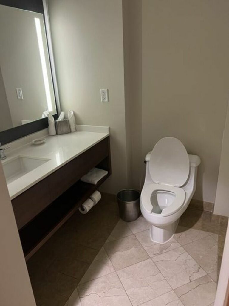 Premium Room - Bathroom- Intercontinental At Doral Miami