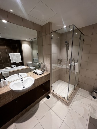 Review of Intercontinental Hotel-Residence Suites Dubai F.C. 9 402223622 10159342405570997 3064236393427883084 n
