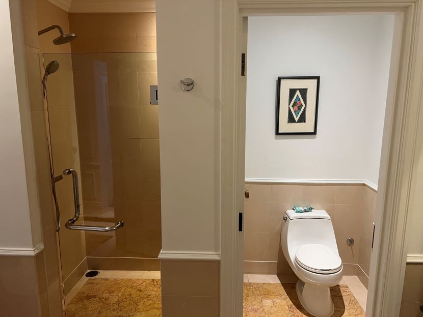 intercontinental singapore royal suite bathroom 02