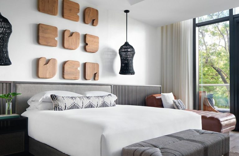 Unlock 15% Discount on Reward Nights at New IHG Hotels with Exclusive IHG One Rewards Member Offer 4 kimpton roatan main building e1704287721237