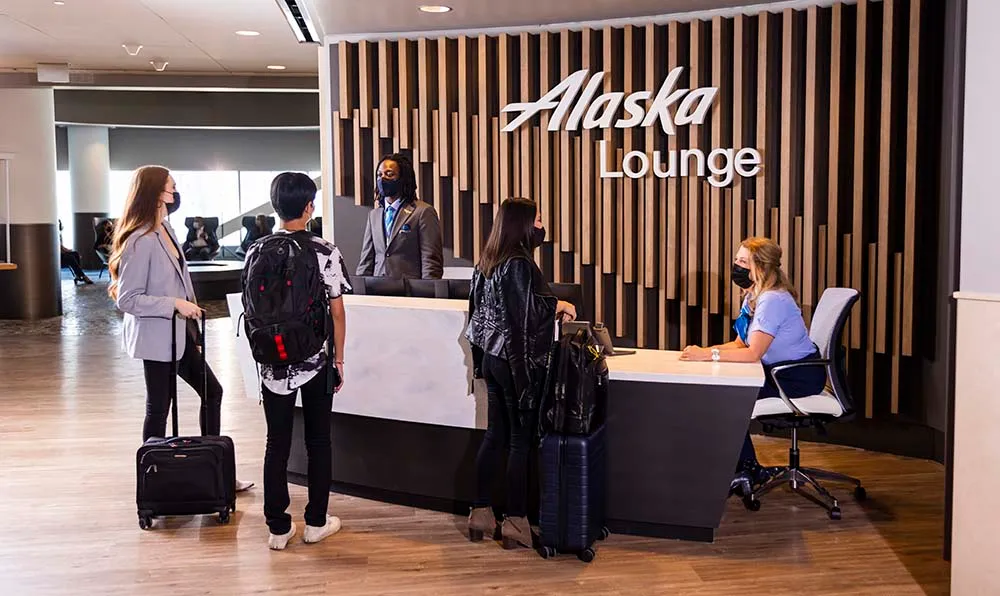 alaska airlines lounge access