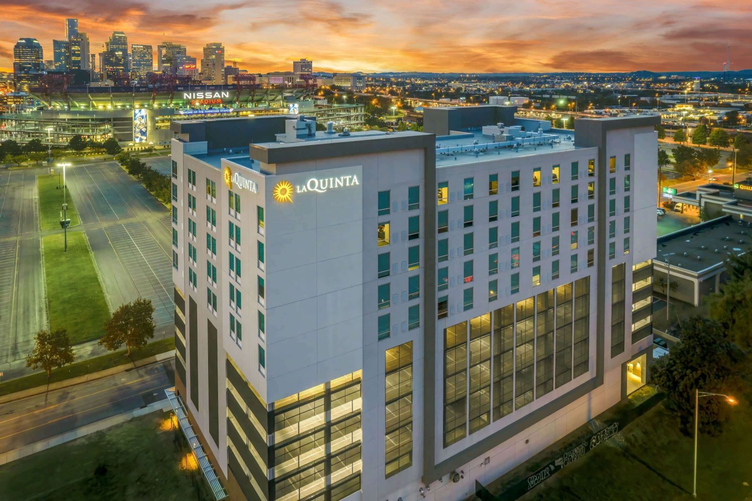 La Quinta Del Sol 2x Wyndham Rewards Bonus Points Offer 9 la quinta inn suites by wyndham nashville downtown stadium