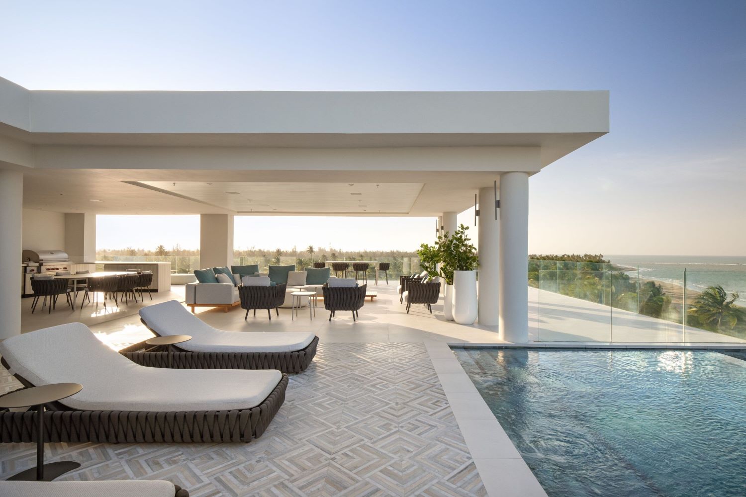 Marriott Bonvoy's Endless Summer Offer at St Regis Bahia 9 luminary bonvoy members 5000 bonus points per stay