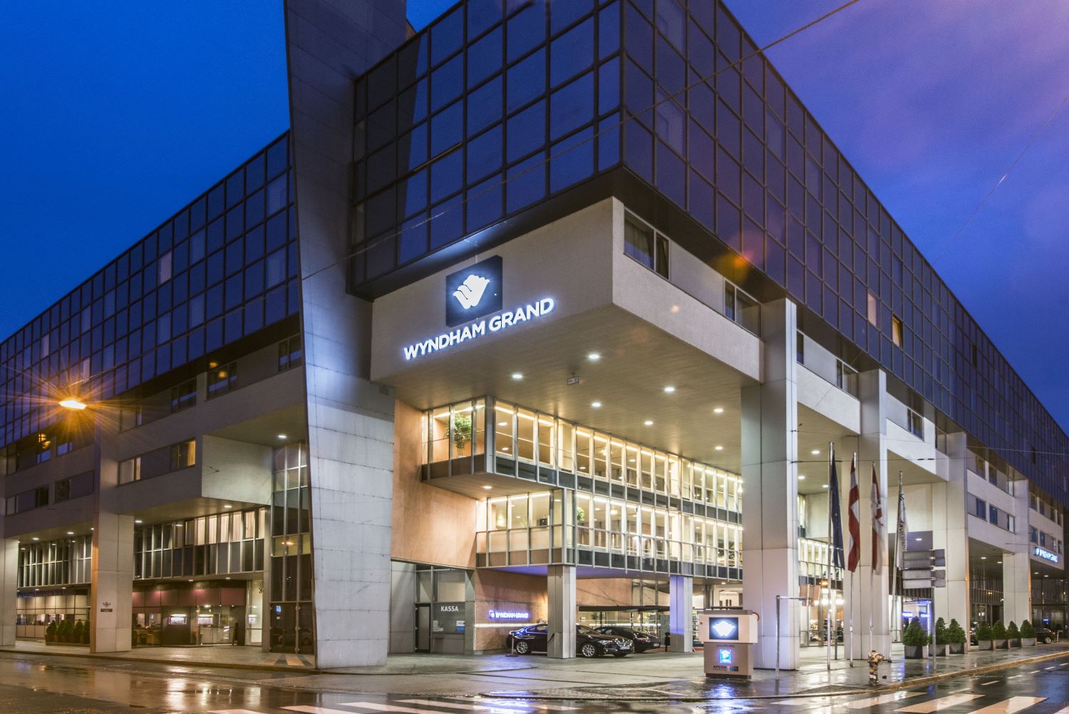 Save Up to 25% and Earn Bonus Points with Wyndham's 8 save up to 25 and earn bonus points with wyndhams summer travel