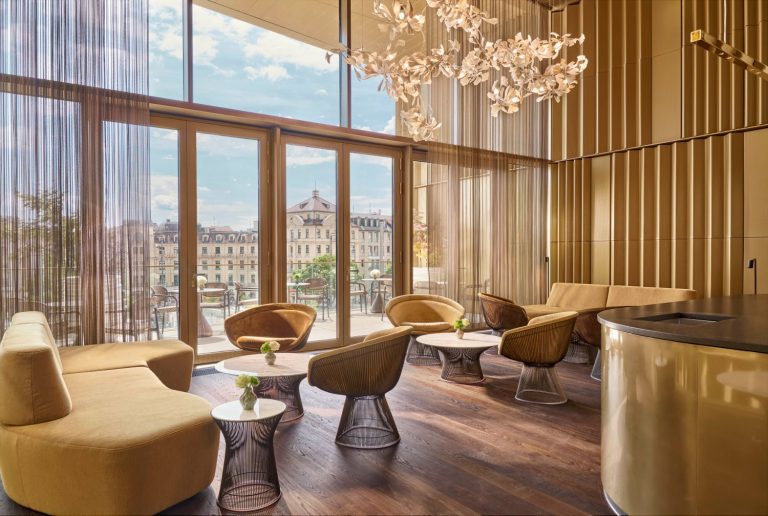 discover marriott bonvoys limited time offer to earn up to 10000 bonus points