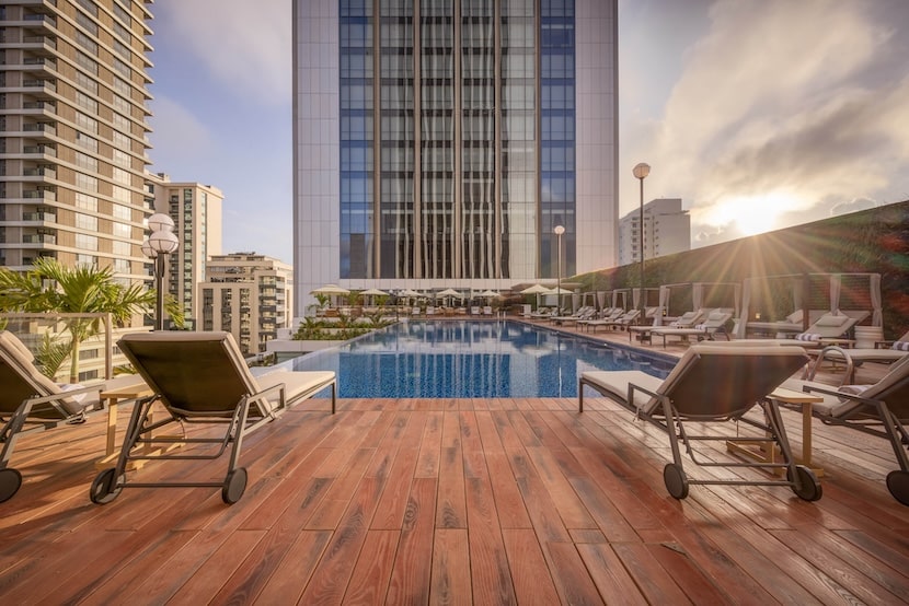 nbojwmarriott sunrisepool