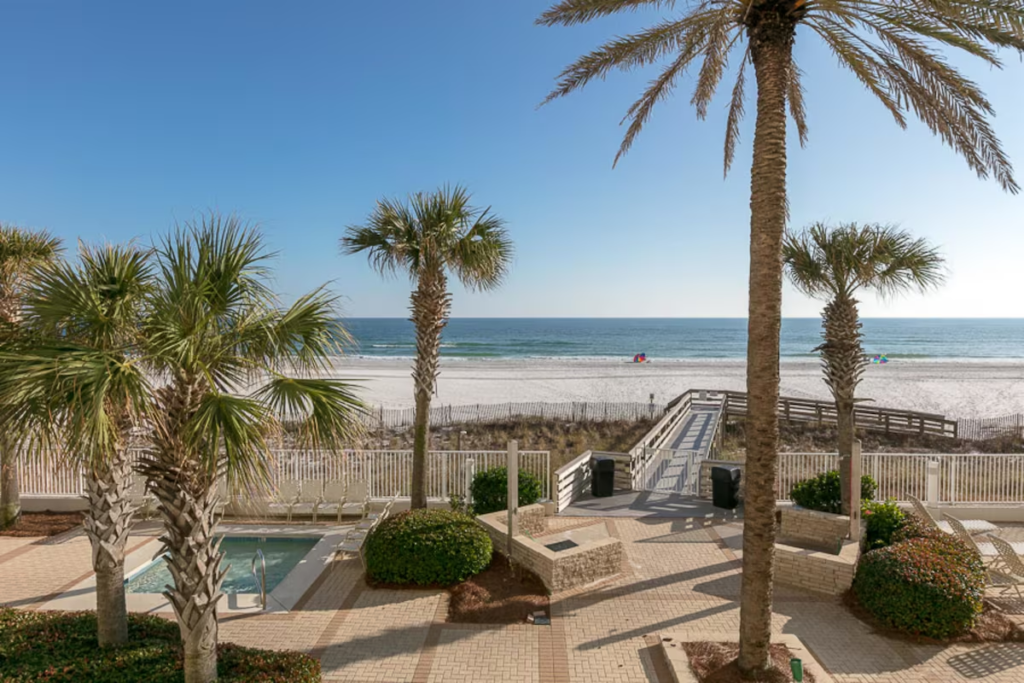 Pelican Pointe
