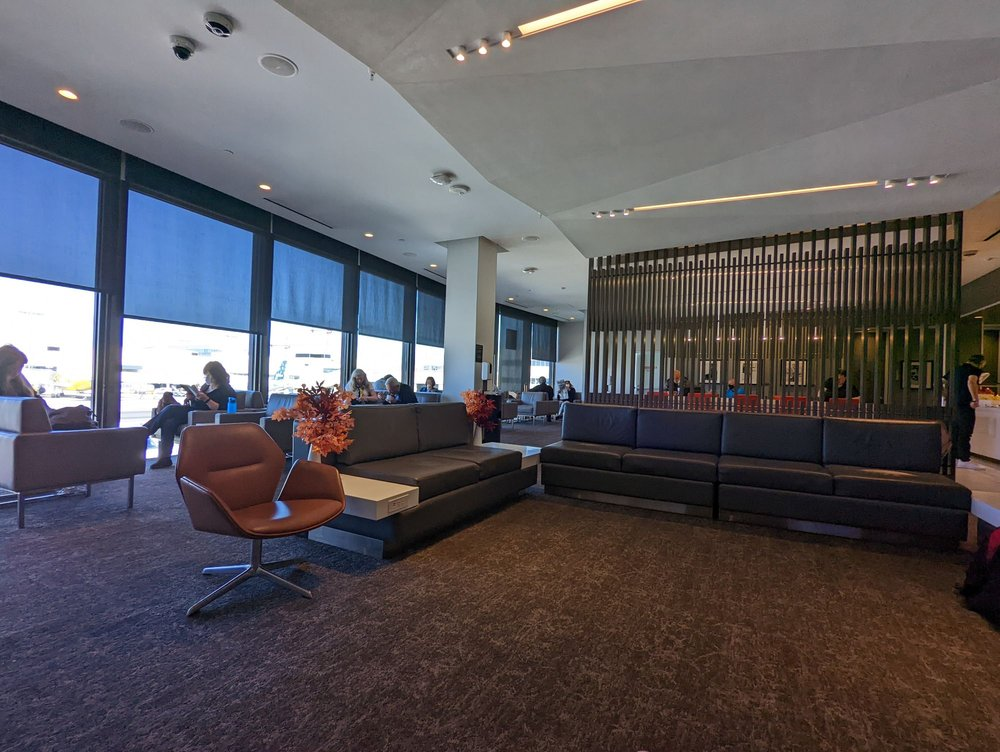 Maple Leaf Lounges LAX