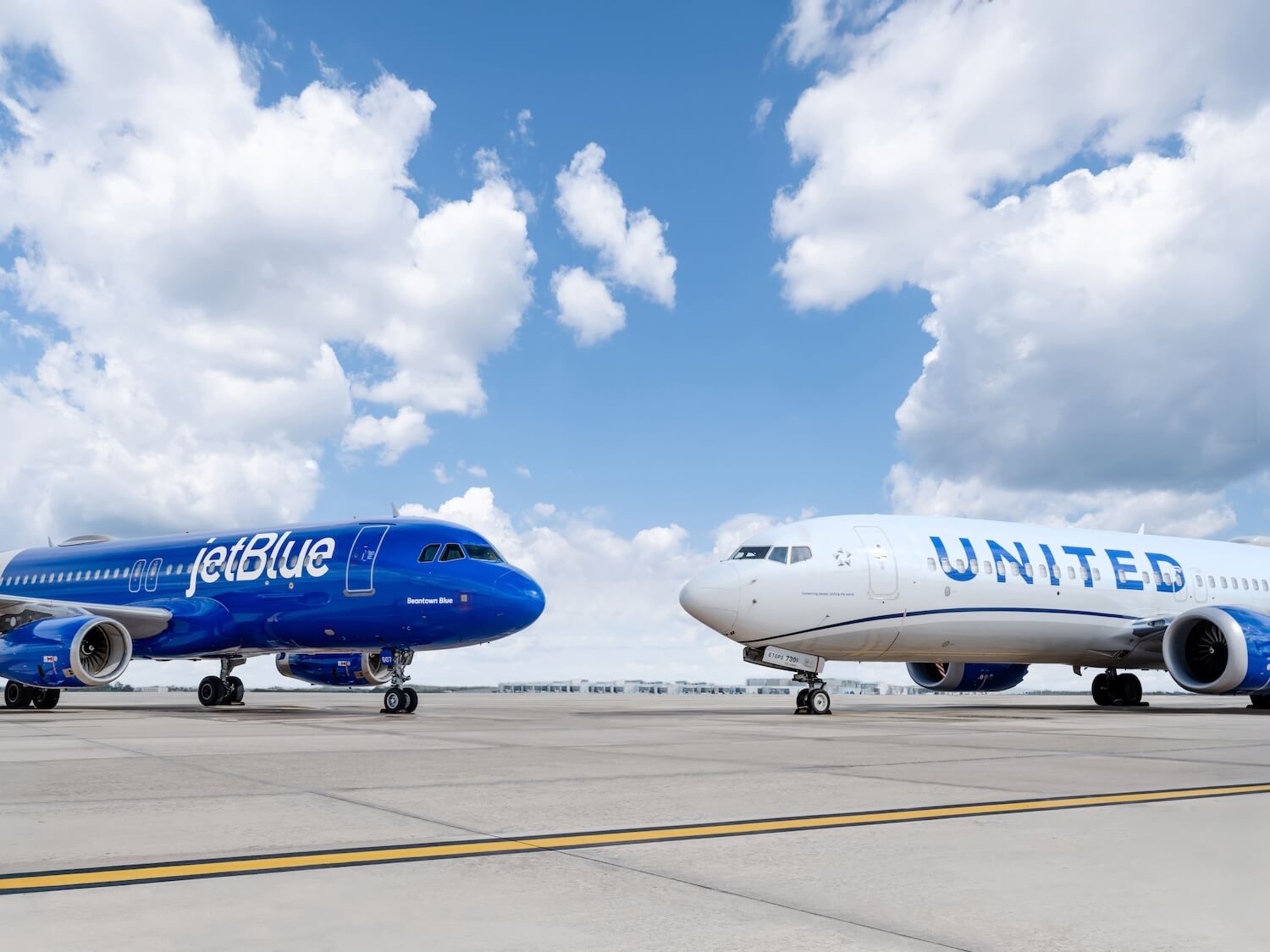 jetblue and united blue sky goes live earn and redeem across both airlines