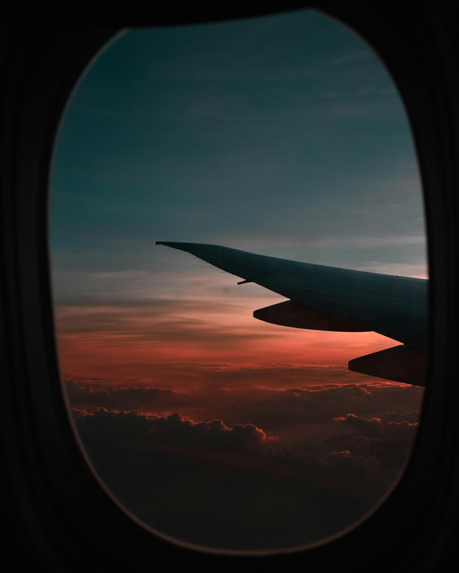 How to Earn British Airways Tier Points on American Airlines Flights 2 View from an airplane window, the kind of American Airlines flight that can earn British Airways Tier Points
