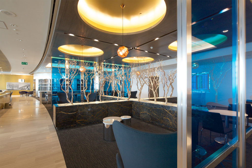 The Best Travel Credit Cards With Lounge Access — And Which Lounges You Actually Get 10 United Club at London Heathrow's new Terminal 2