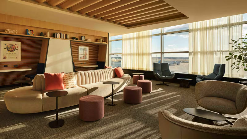 The Best Travel Credit Cards With Lounge Access — And Which Lounges You Actually Get 7 PHL’s Chase Sapphire Lounge