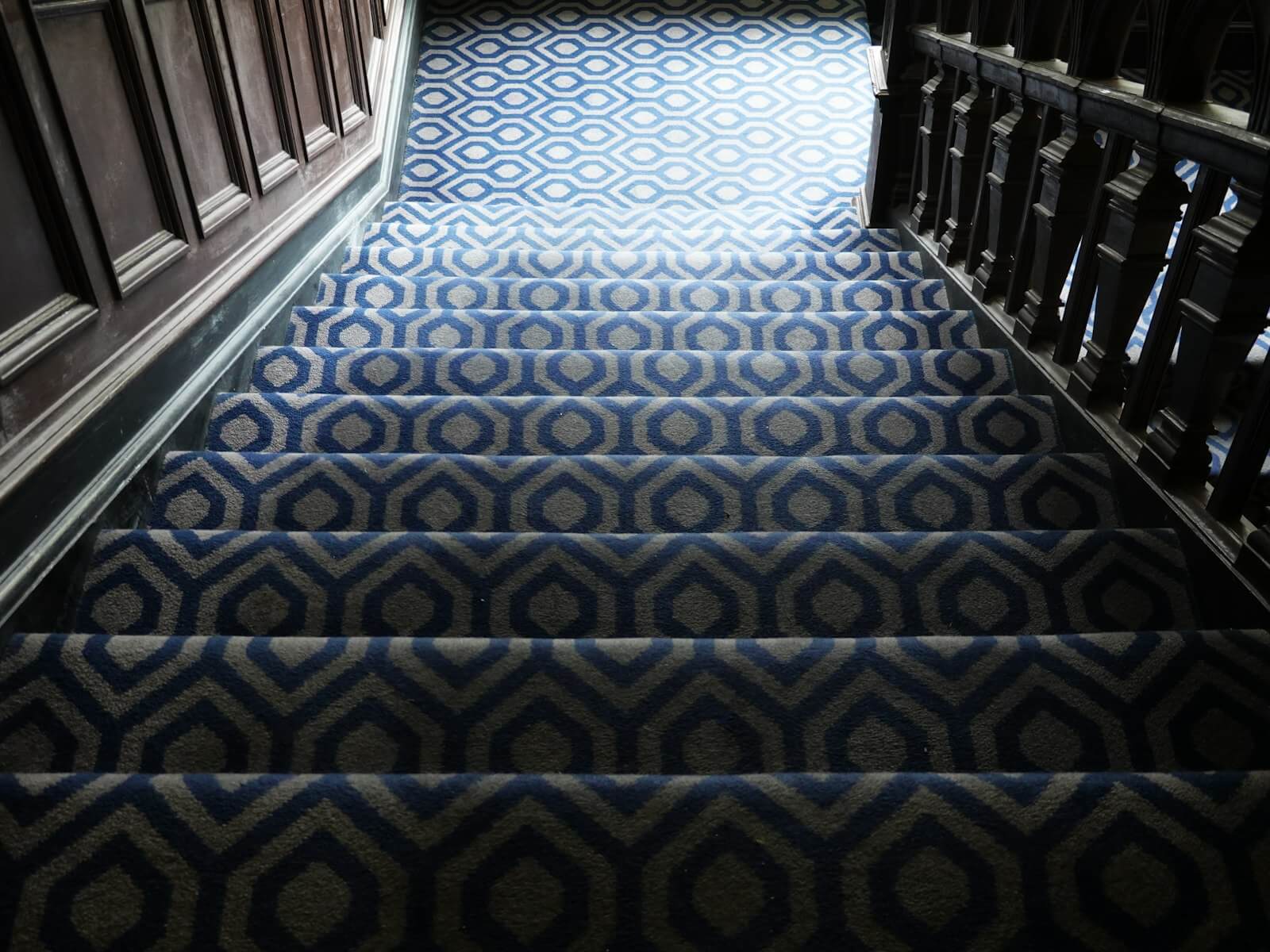 Marriott Platinum Soft Landing: Can You Drop to Gold? 3 Elegant hotel staircase