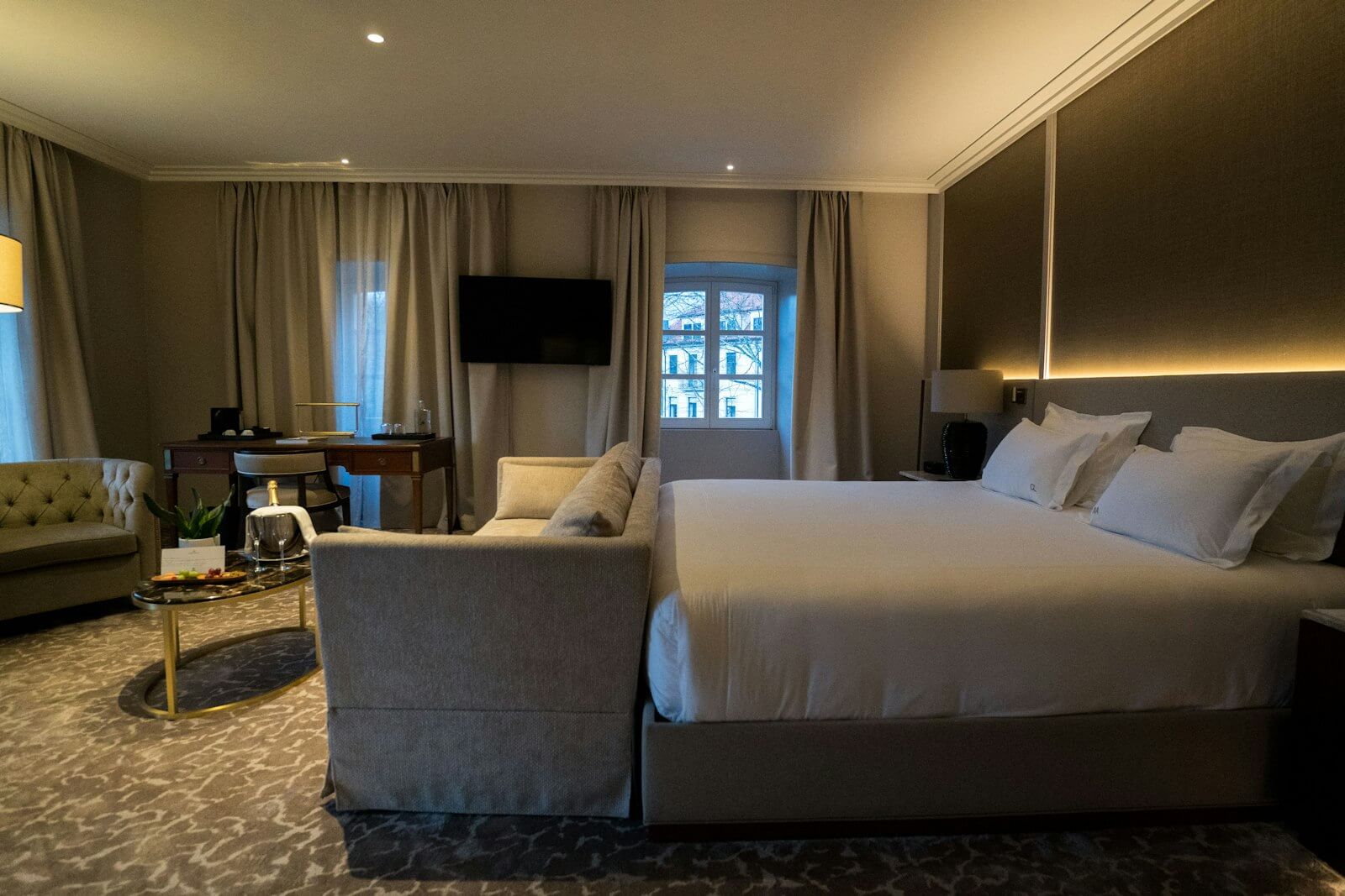 Can Marriott Ambassador Members Request Your24 on Award Stays? 3 Hotel suite bedroom