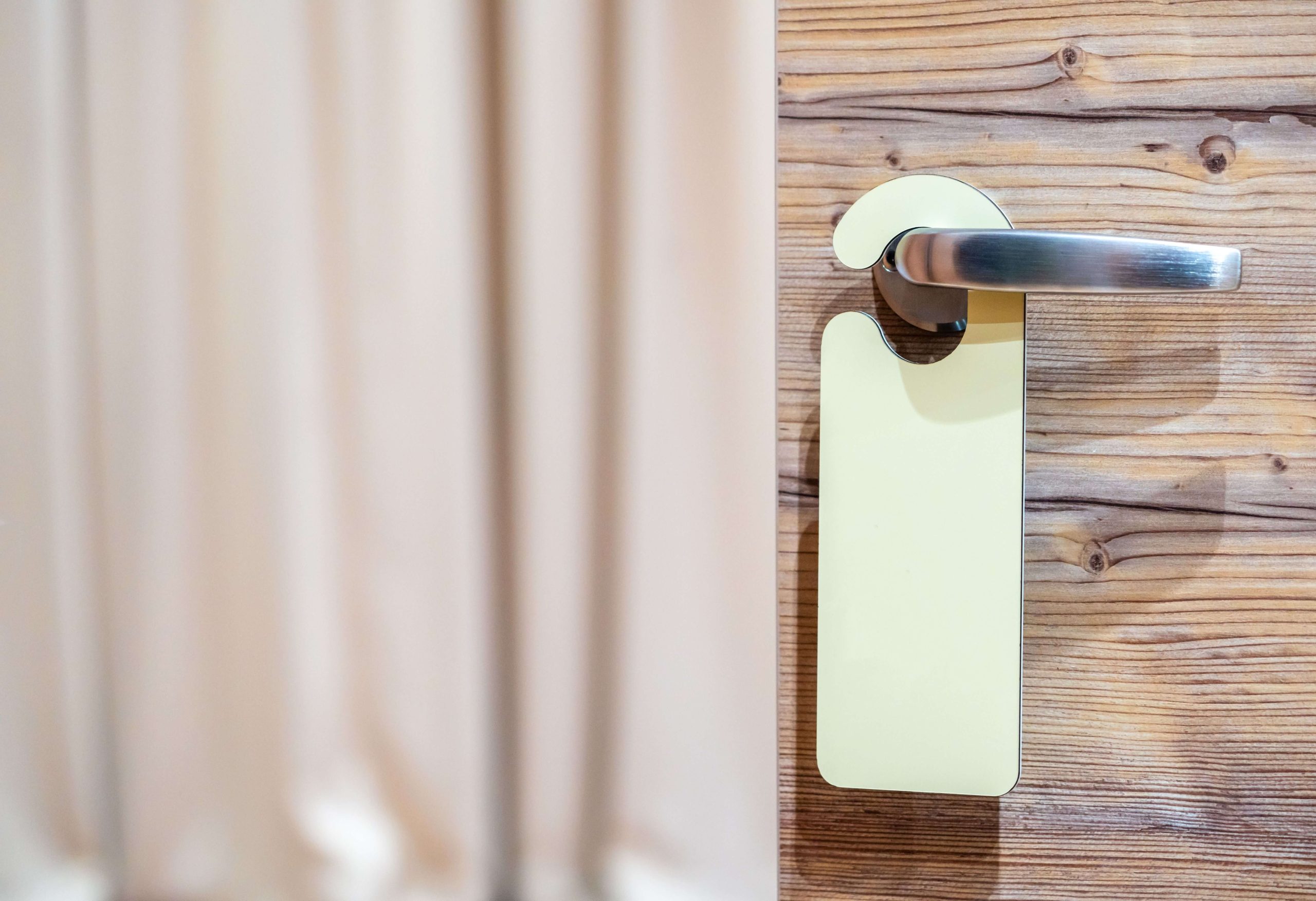 Marriott Elite Night Credits for Multiple Rooms: What Counts? 7 Hotel room door with key tag