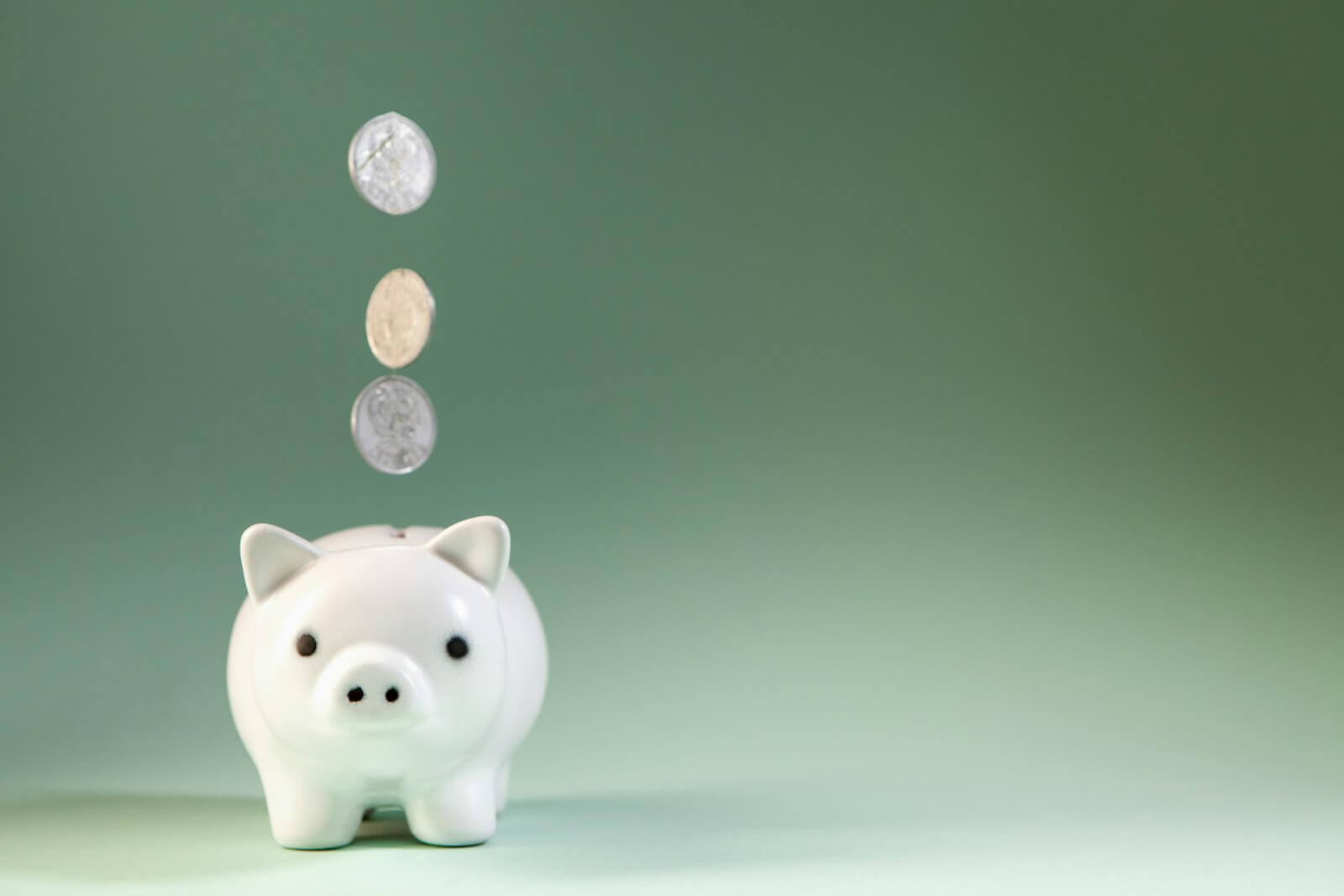 Delta Buy SkyMiles At Up To 50% Bonus Until September 30, 2026 3 Piggy bank with coins