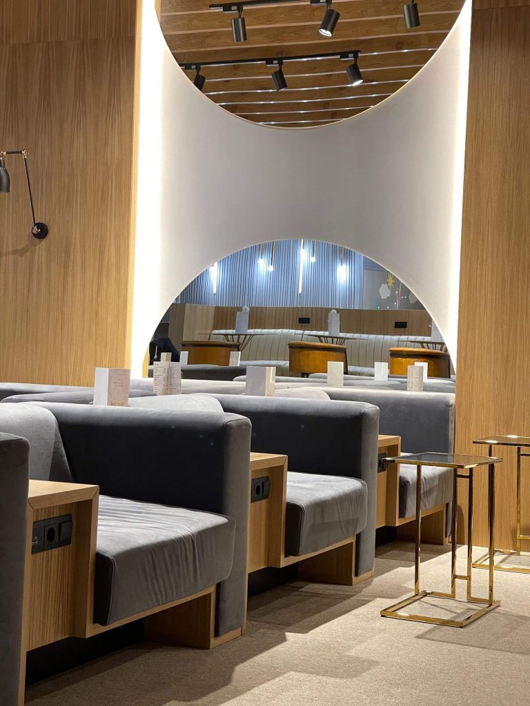 aa executive platinum lounge