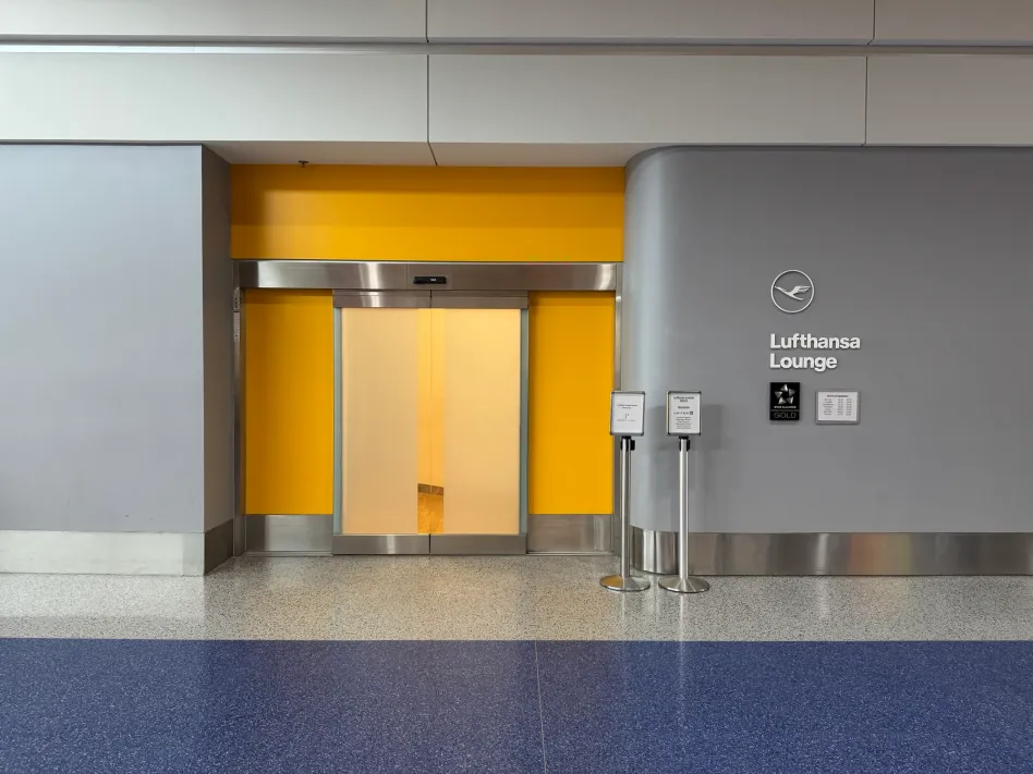 Lufthansa Lounge at Detroit: Who Gets In With Star Alliance Status? 5 image 13