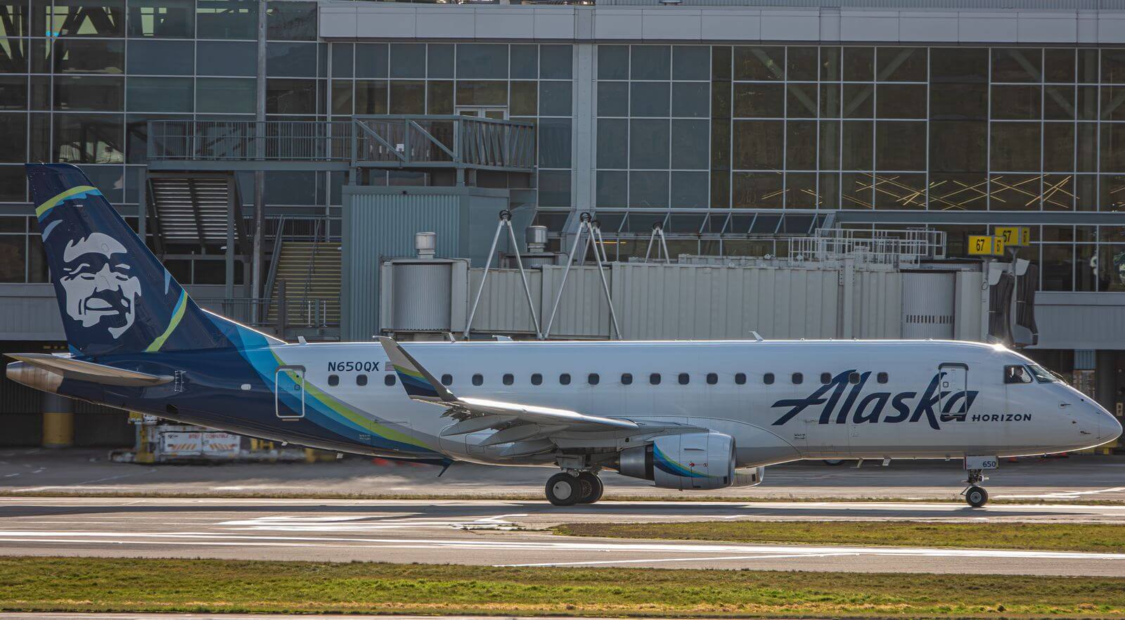 Alaska Horizon aircraft at the gate